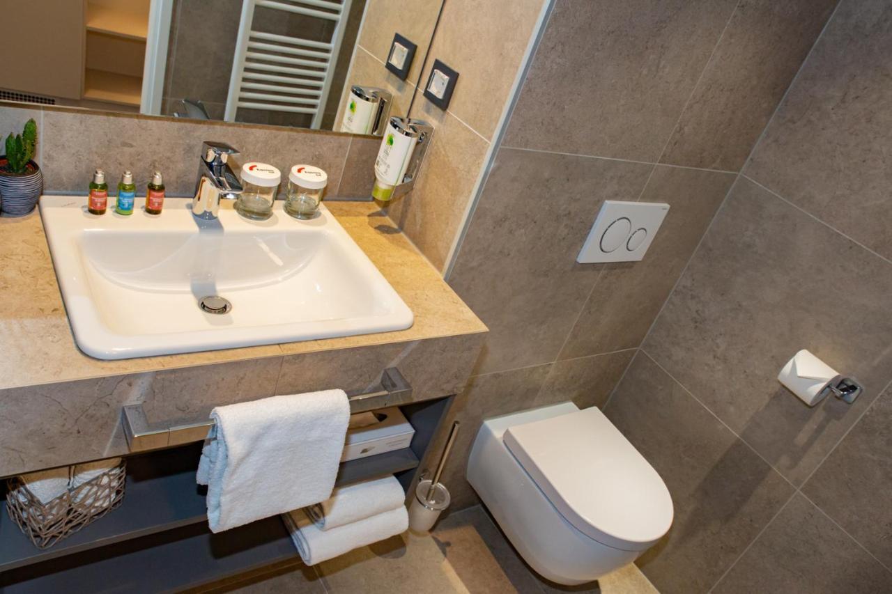 Hotel Kapuzinerhof บีเบอราค อันแดร์ ริสส์ ภายนอก รูปภาพ