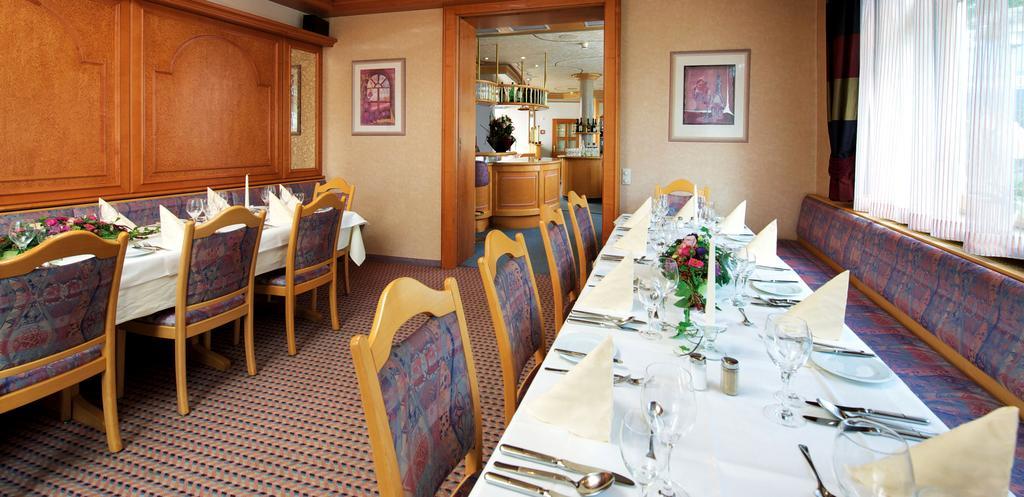 Hotel Kapuzinerhof บีเบอราค อันแดร์ ริสส์ ภายนอก รูปภาพ