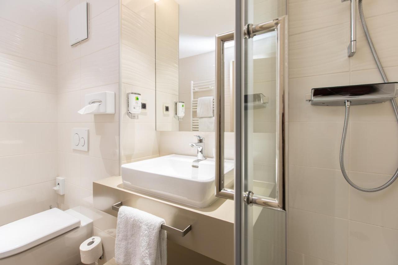 Hotel Kapuzinerhof บีเบอราค อันแดร์ ริสส์ ภายนอก รูปภาพ